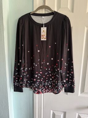 Black Floral Long-Sleeve Women’s Top